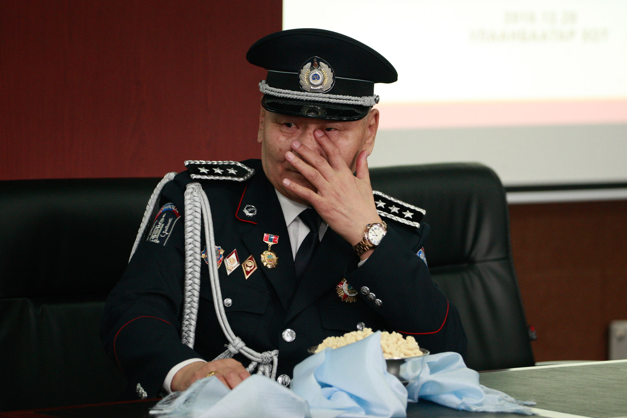 Монгол Улсын гавьяат хуульч Д.Алтангэрэлд хүндэтгэл үзүүллээ