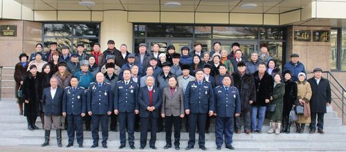Мөрдөн байцаах албаны удирдлагууд ахмад ажилтнууддаа хүндэтгэл үзүүллээ