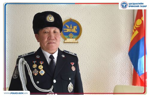 Үйлчилгээний гавьяат ажилтан, цагдаагийн ахлах ахлагч П.Мөнхбаатар: Би Монгол Улсдаа амь, биеэ үл хайрлан зүтгэх тангараг өргөсөн хүн